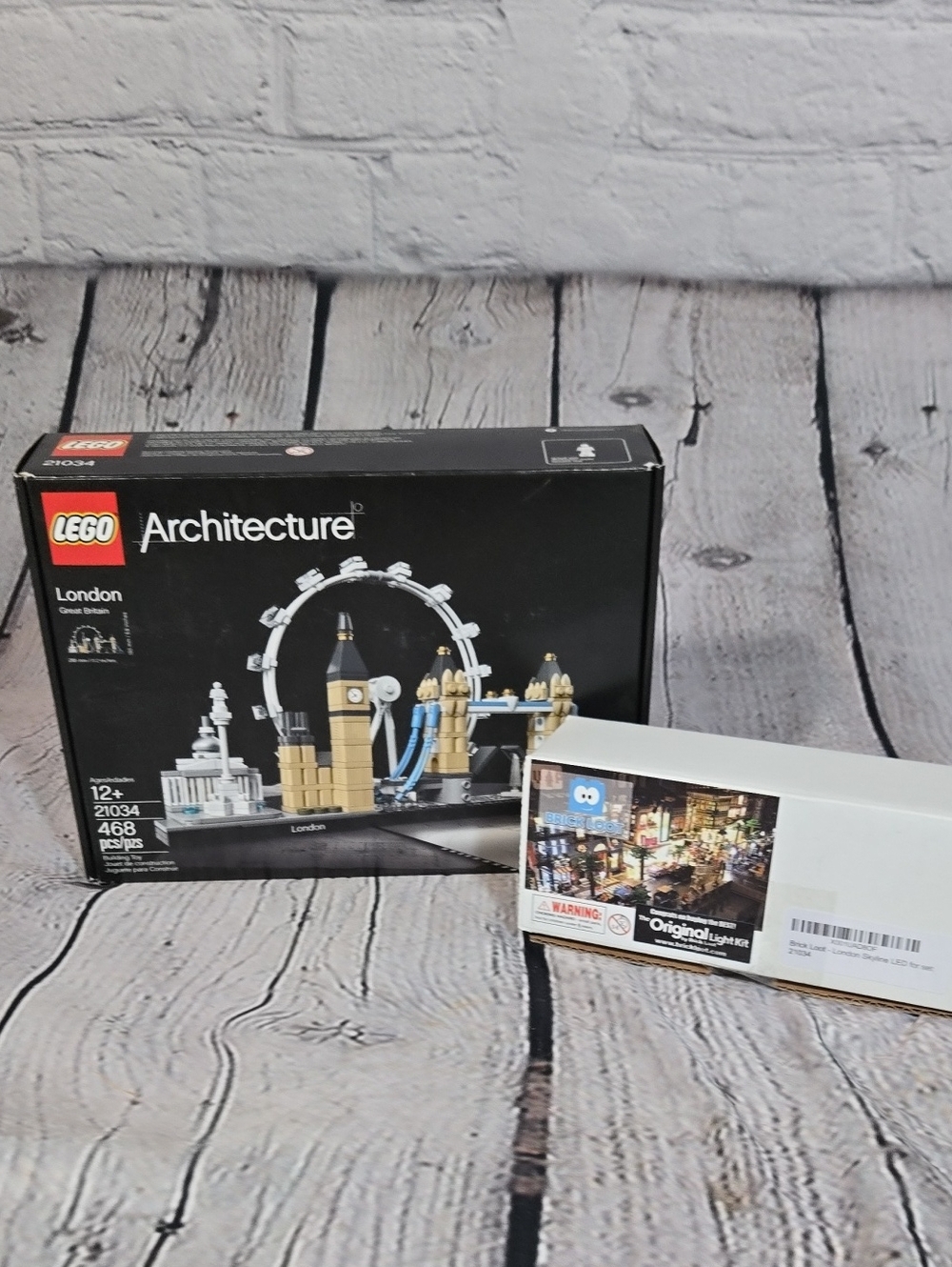 Lego Architecture London Skyline Set - Black and Gold Accents